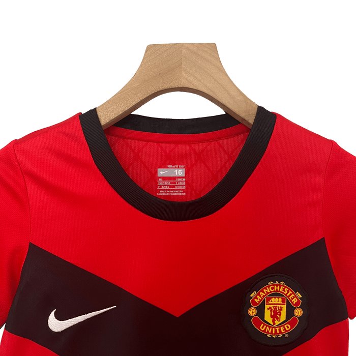 Manchester United Retro 09-10 Kids Home - JERSEYS4ALL